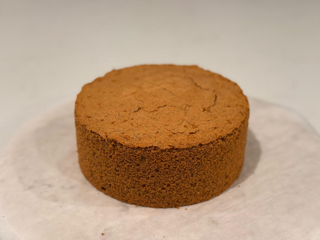 草莓奶油蛋糕/基础戚风胚，徒手脱模剖片及抹面挤花/「戚风及其衍生」烘焙视频蛋糕篇1