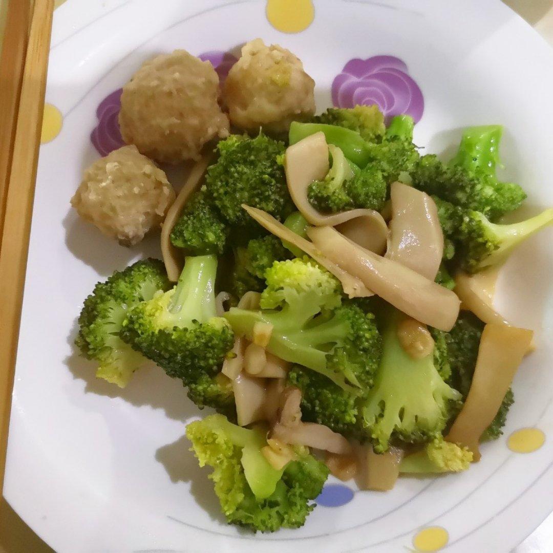 蚝油杏鲍菇西兰花