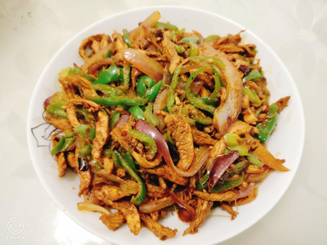 是qy呀做的减脂快手菜--洋葱炒鸡胸肉