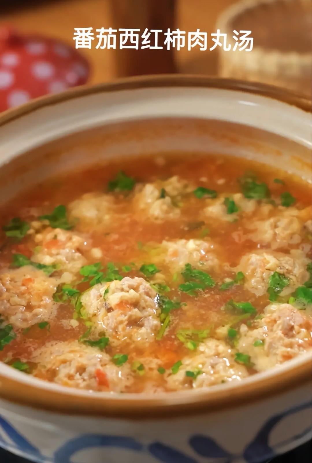 番茄肉丸汤和西红柿虾丸汤   肉卷  丝瓜虾滑汤   冬瓜虾滑汤