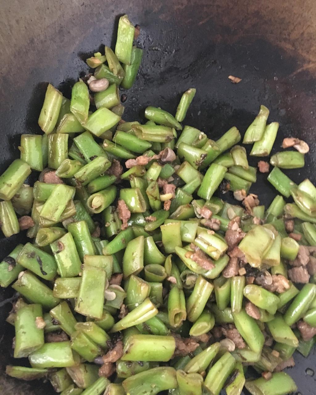 肉沫豆角下饭菜