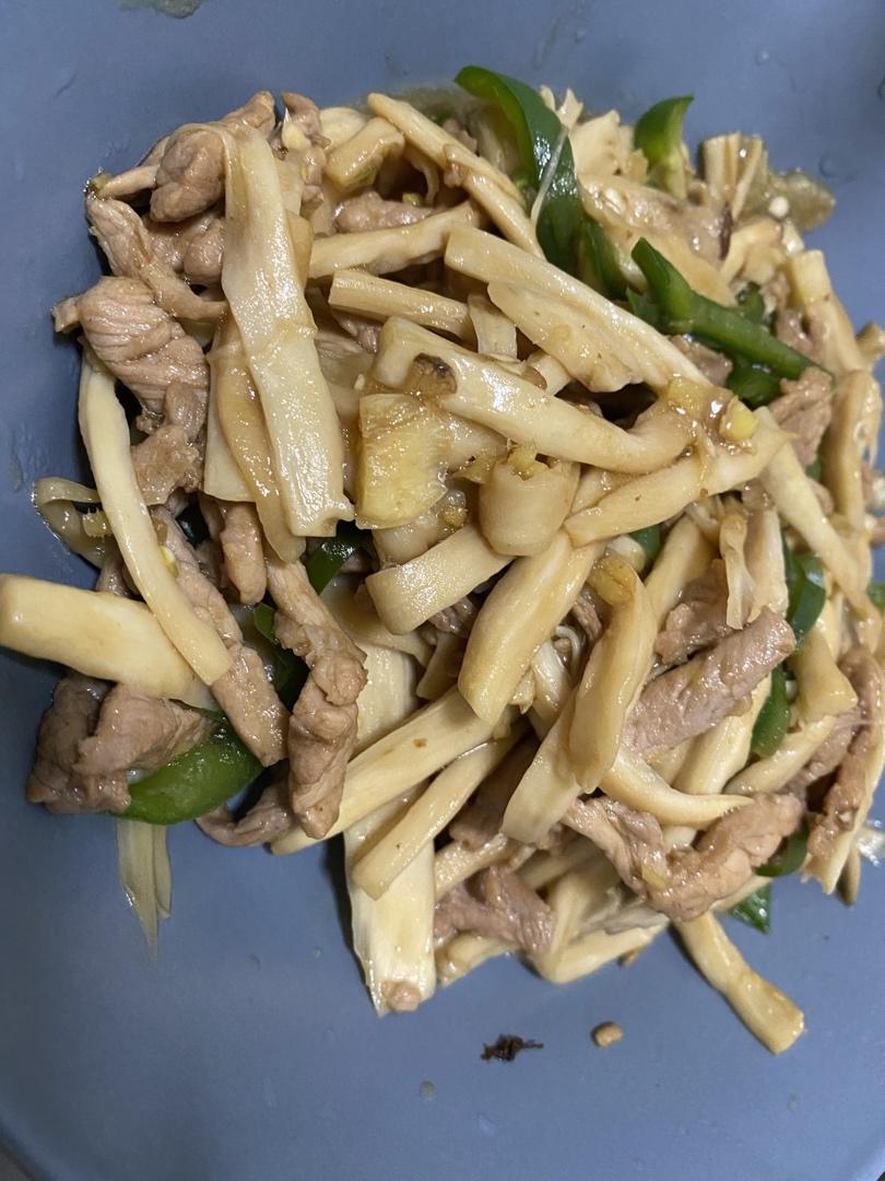 鸡腿菇炒肉