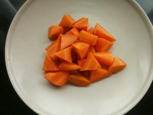 土豆胡萝卜炖五花肉的做法 步骤2