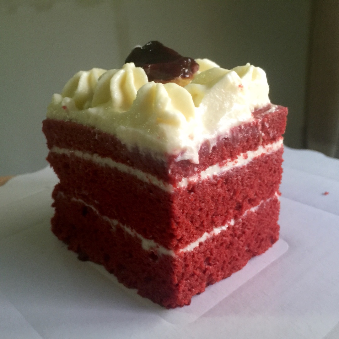 翡fei空心儿做的8寸红丝绒蛋糕