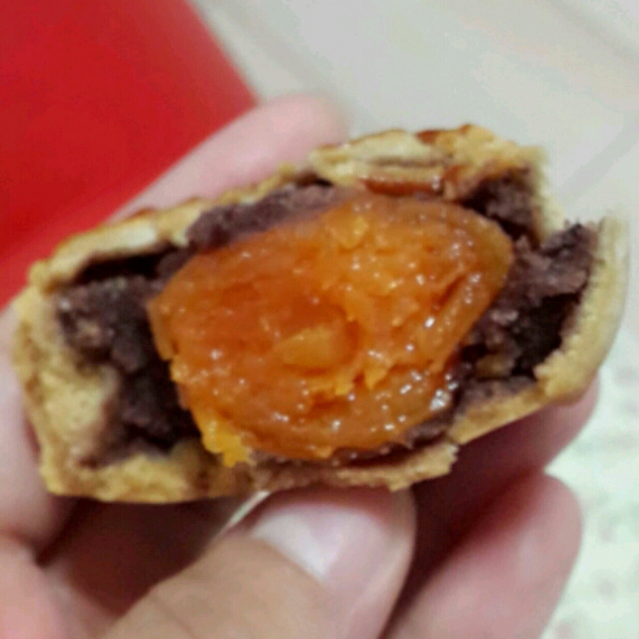 广式月饼－－蛋黄豆沙月饼