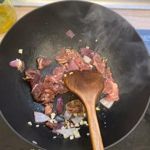 两个月瘦十五斤的-「黑椒牛肉」（五分钟快手菜）的做法 步骤4
