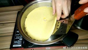 不用烤箱的紫薯蛋卷的做法 步骤7