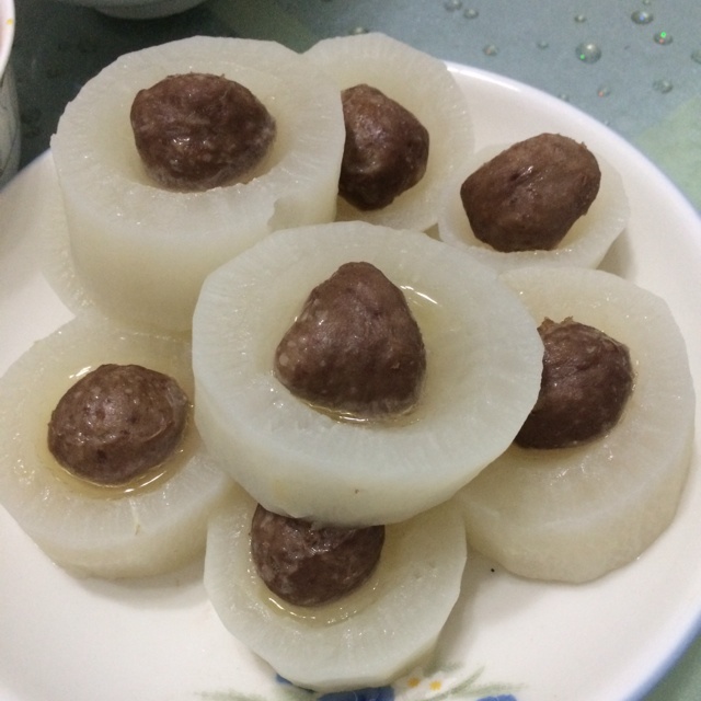 蒸白萝卜牛肉丸