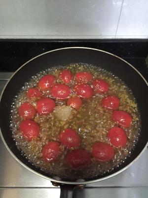 桂花糖渍蕃茄的做法 步骤3