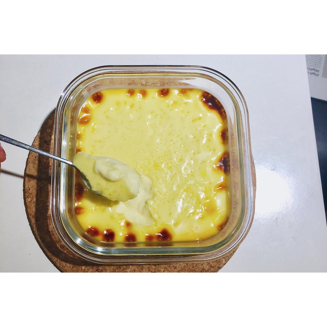 CRÈME BRÛLÉE 法式烤布蕾（焦糖布丁）