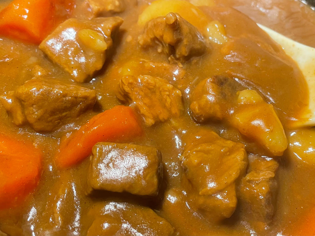 【咖喱牛腩拌饭】