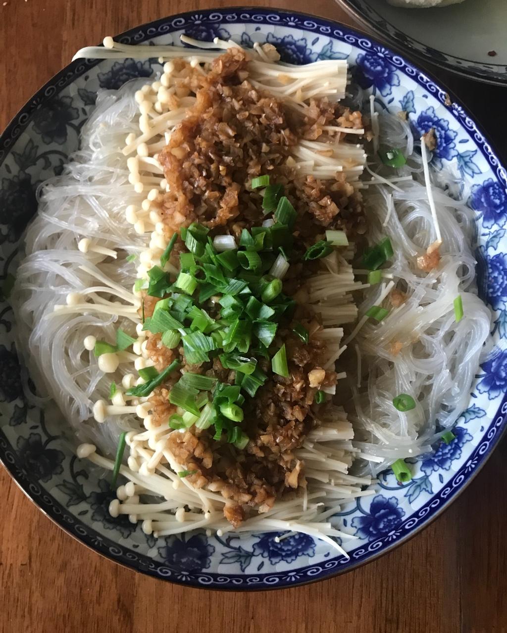 蒜蓉蒸金针菇粉丝（小心上瘾）