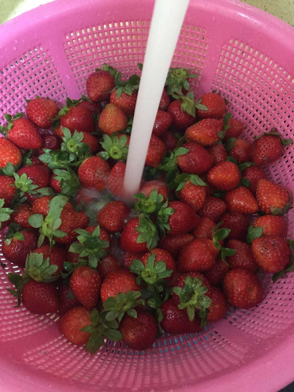 草莓季的草莓酱的做法 步骤2