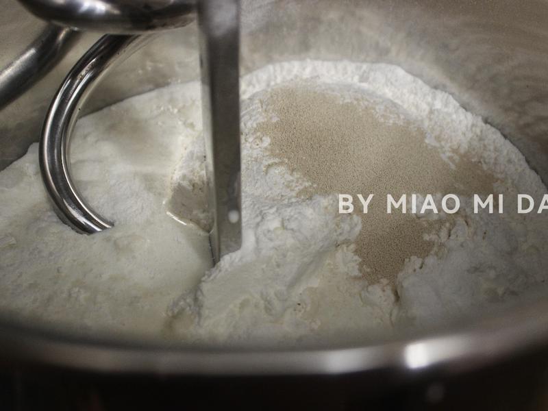 纯奶手撕吐司的做法 步骤1