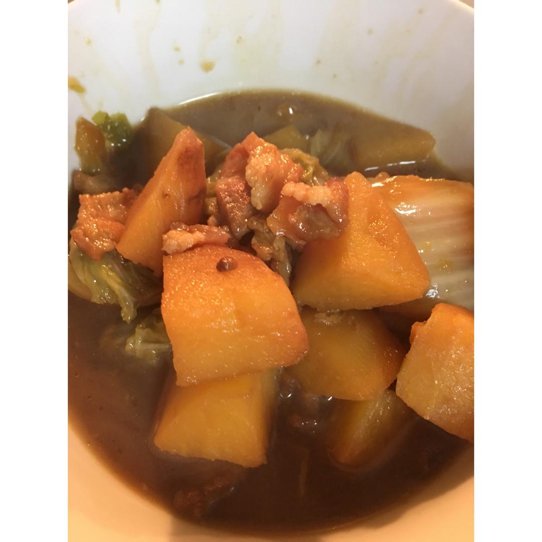 家常白菜炖土豆