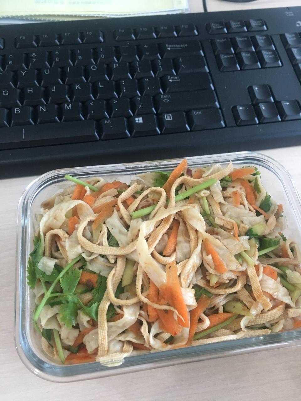 虾油豉香鸡丝拌金针菇