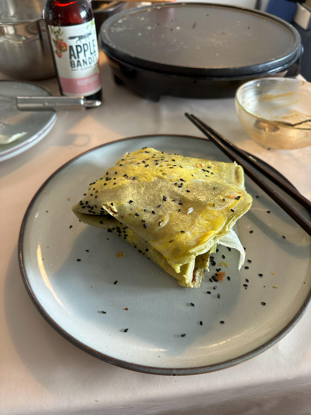 天津传统小吃——煎饼果子 在家也能摊 早餐更丰富