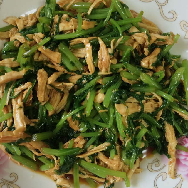 茼蒿拌鸡丝