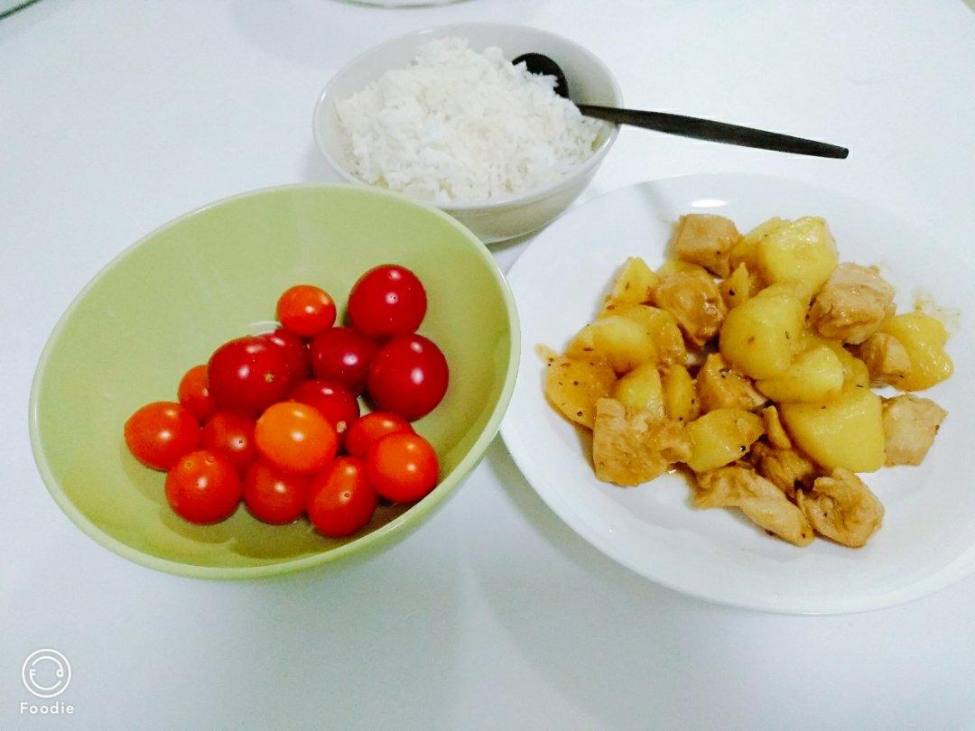 鸡胸肉炖土豆