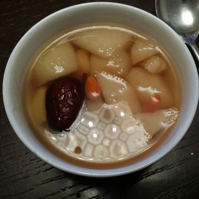 冬季滋补糖水：四宝水果汤