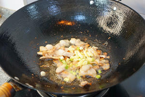 五花肉豆角蒸面条&筒骨萝卜汤 | 北鼎黄色蒸炖锅食谱的做法 步骤8