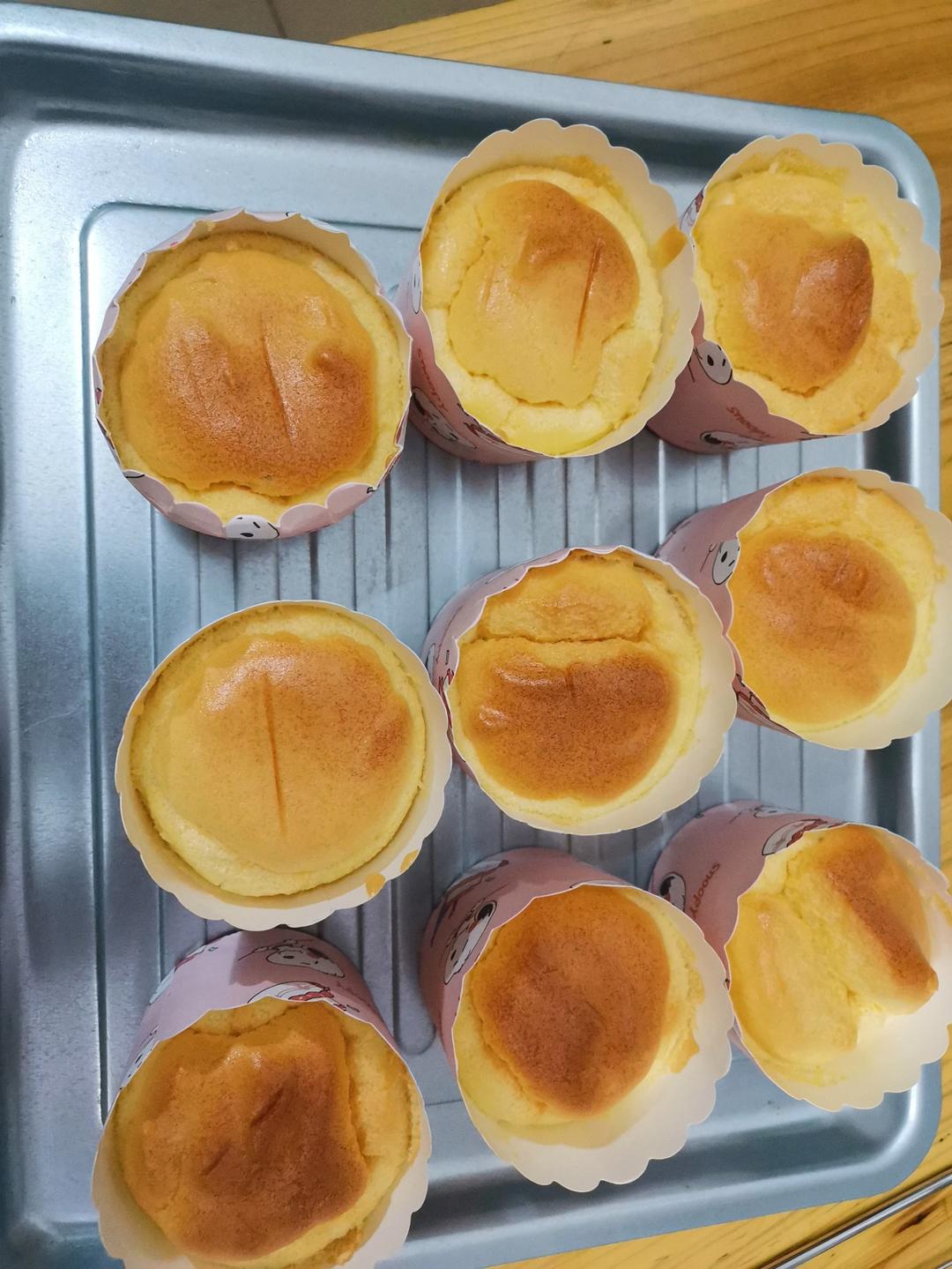简单纸杯小蛋糕