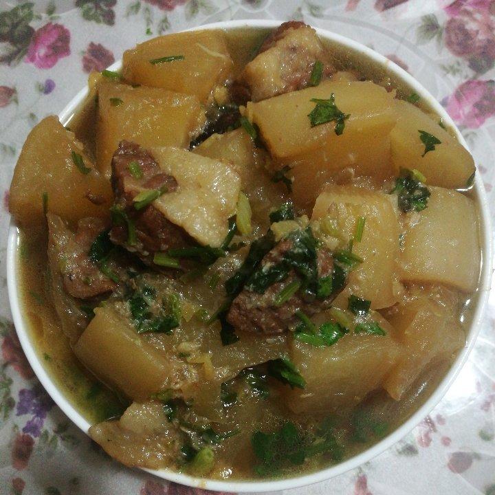 牛肉炖萝卜