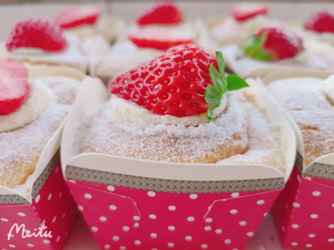 好吃到飞起的冰淇淋口感北海道戚风蛋糕杯