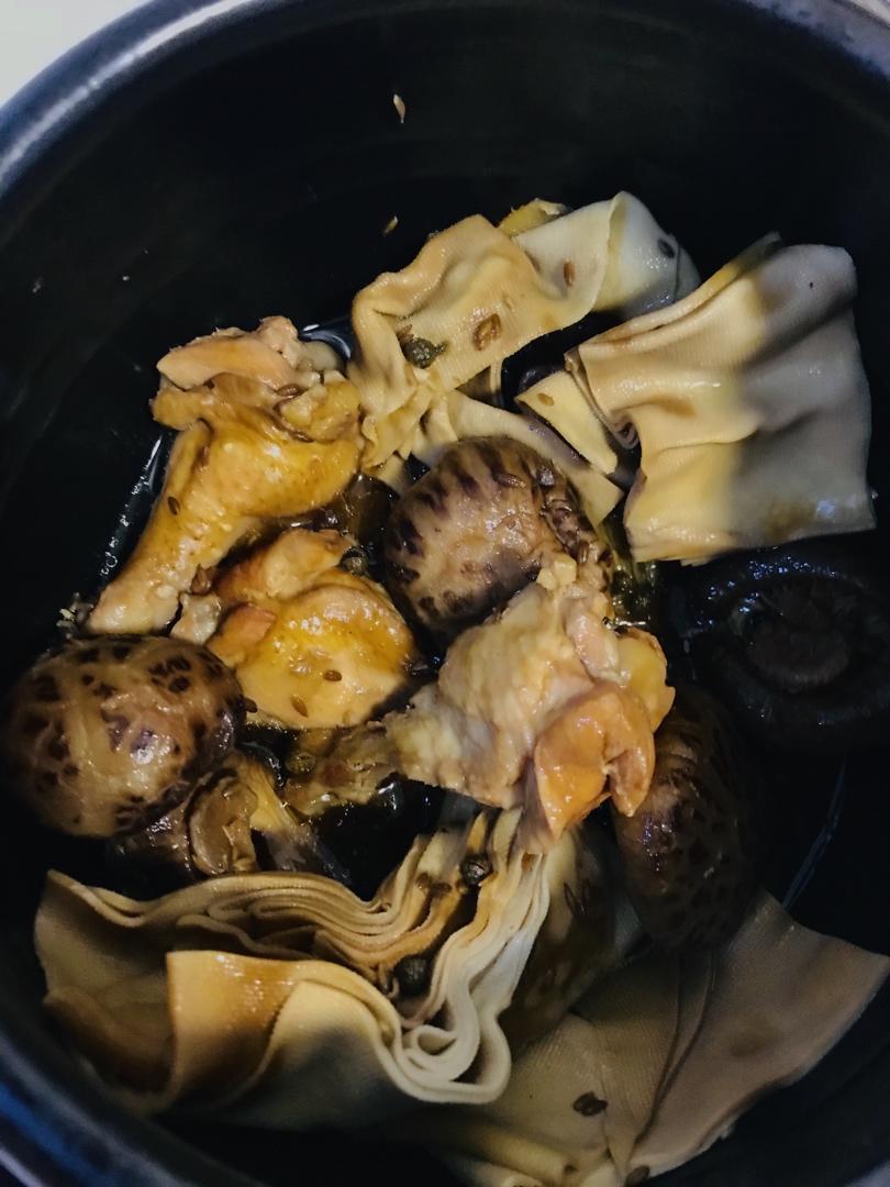 一锅卤 鸡翅根 小鸡腿（琵琶腿）鸡蛋