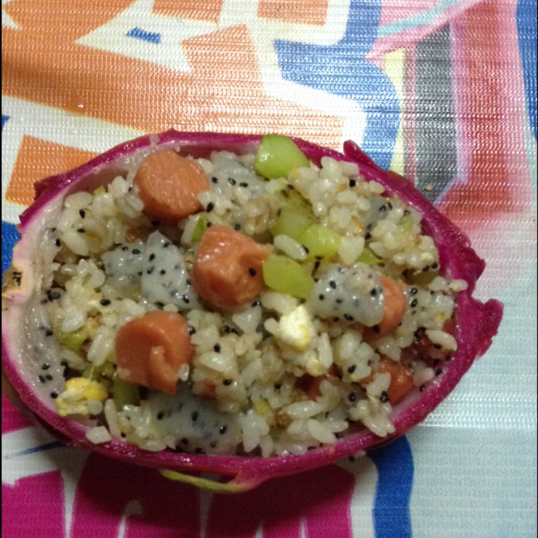 清爽火龙果炒饭