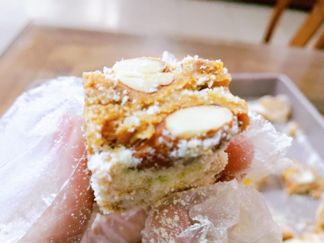 简单快手网红小零食～咸蛋黄肉松雪花酥的全部作品