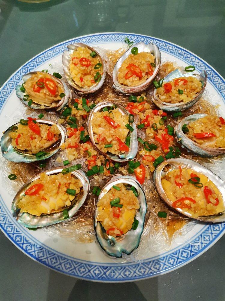 蒜蓉粉丝蒸鲍鱼