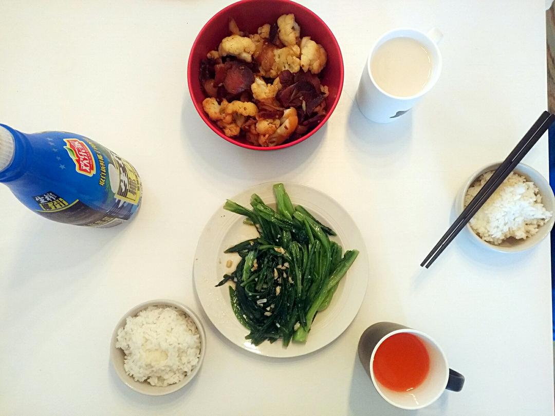 腊肉炒有机花菜