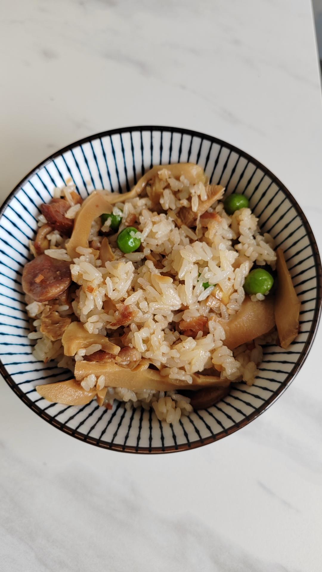 干饭人的春天｜春笋腊味豌豆饭