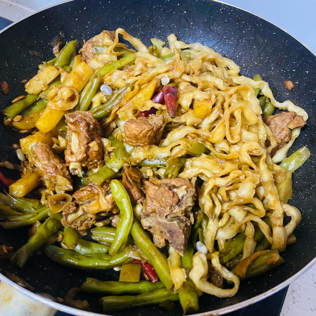 硬菜代表--排骨炖豆角土豆（豆角焖面胚子）