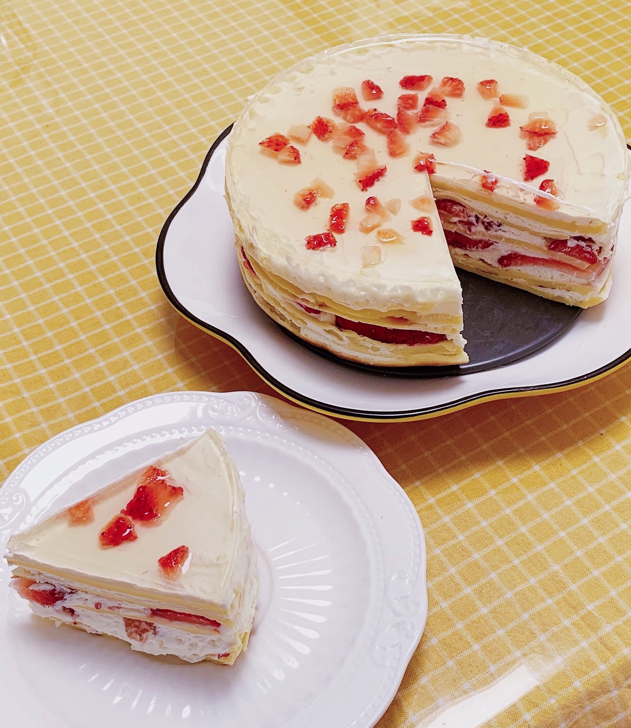椰子草莓千层蛋糕的做法