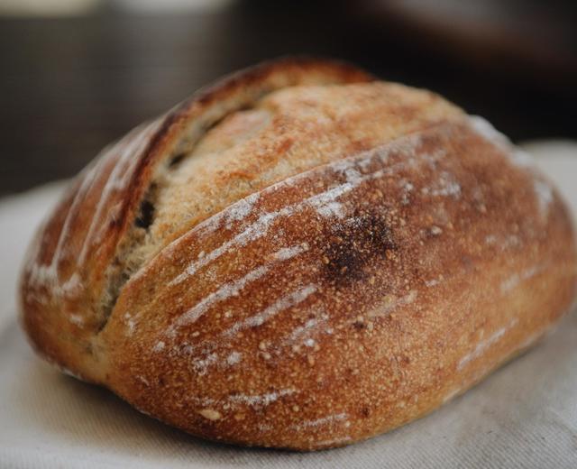 《割口发烧友的面包》—— 椭圆形乡村面包 （70%酵种 3）的做法
