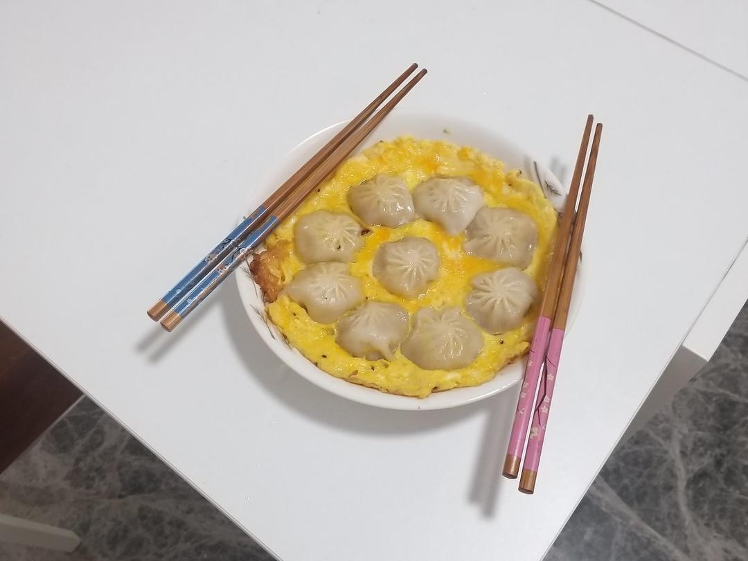 快手早餐—香煎抱蛋小笼包