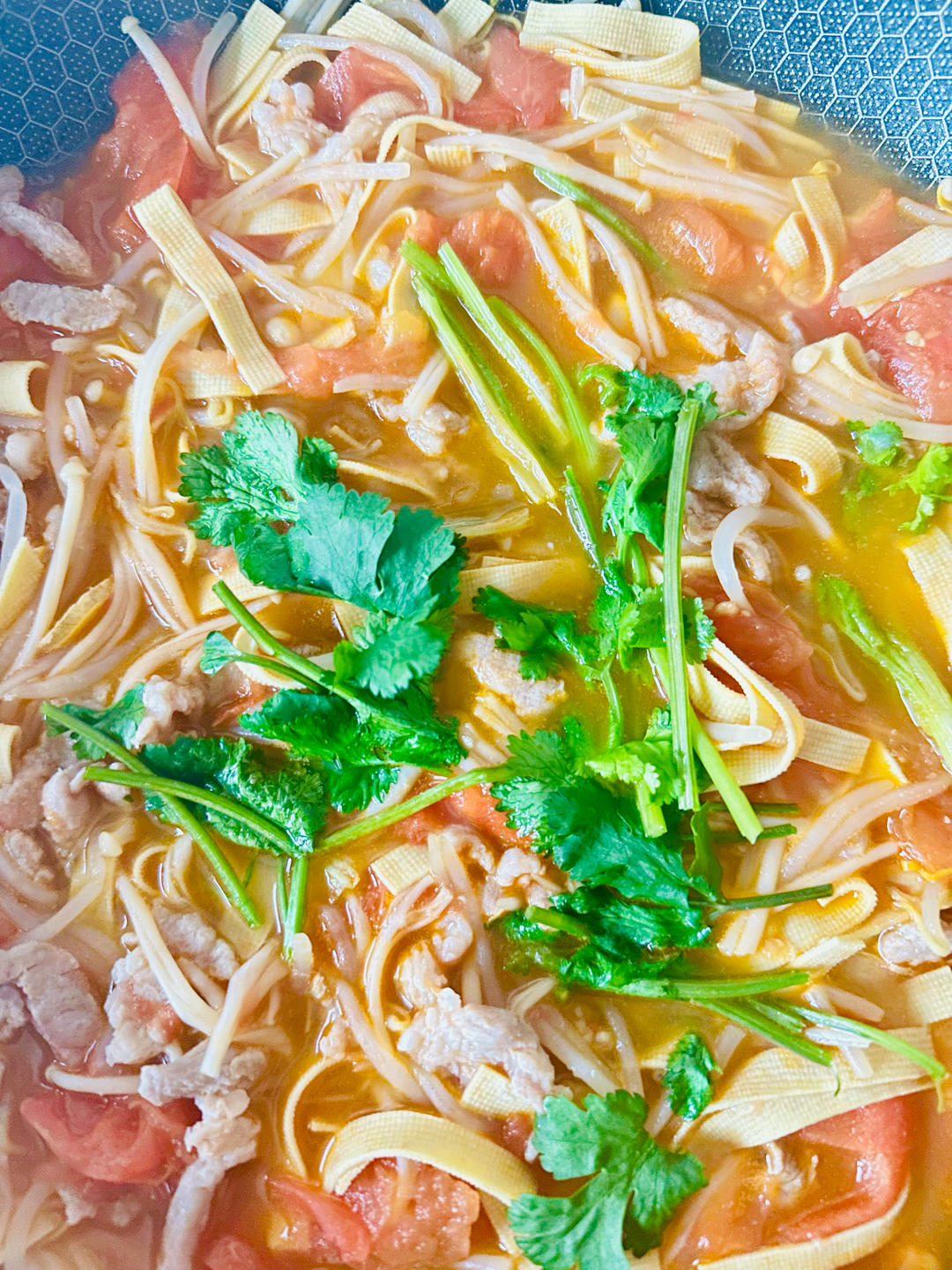 西红柿金针菇汤，超级鲜