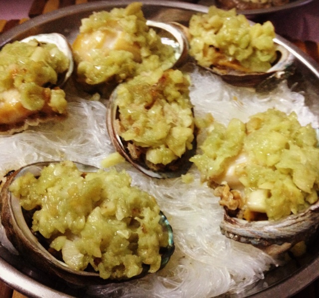 蒜蓉粉丝蒸鲍鱼