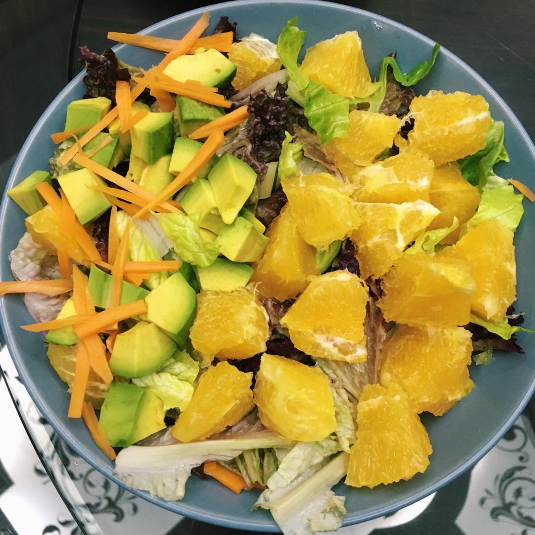 百吃不烦的牛油果芝麻菜油醋汁沙拉