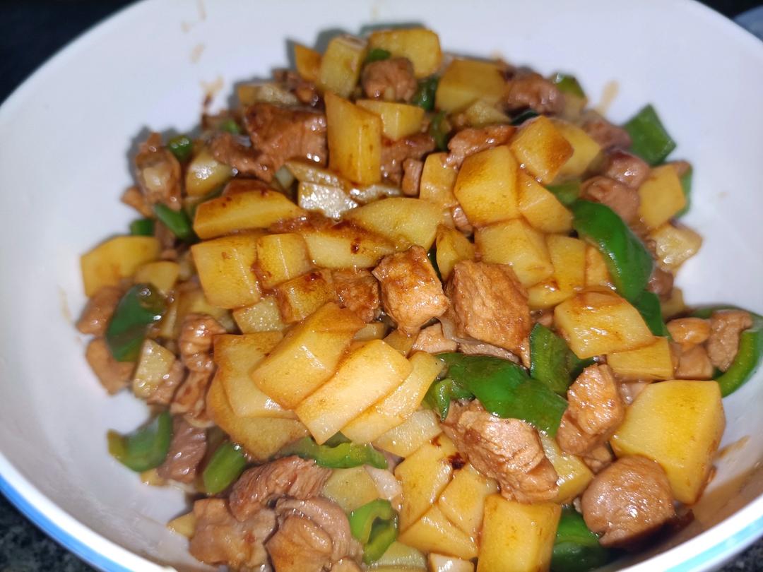 『青椒肉末土豆丁』