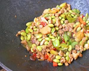 青豆炒肉的做法 步骤15
