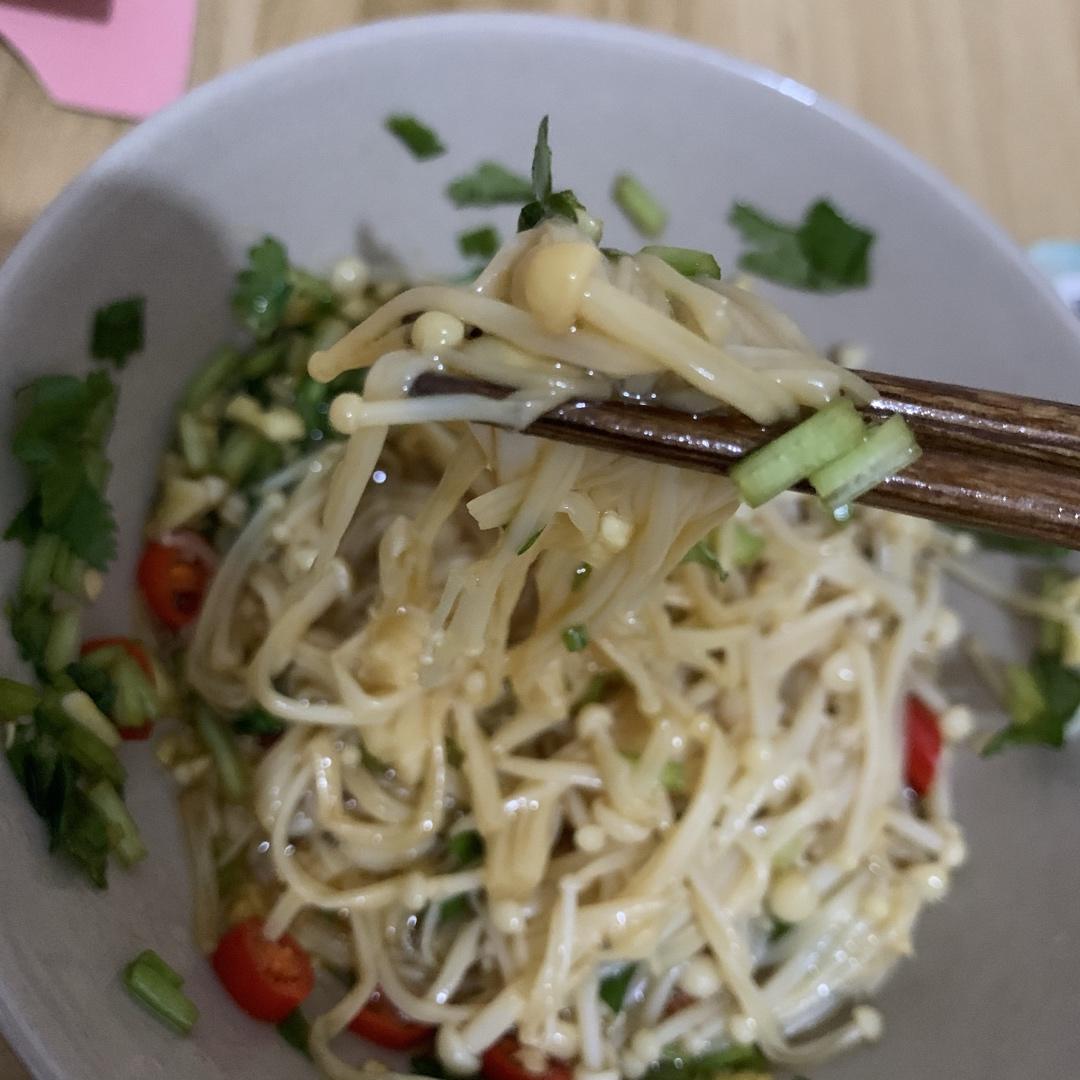 凉拌金针菇