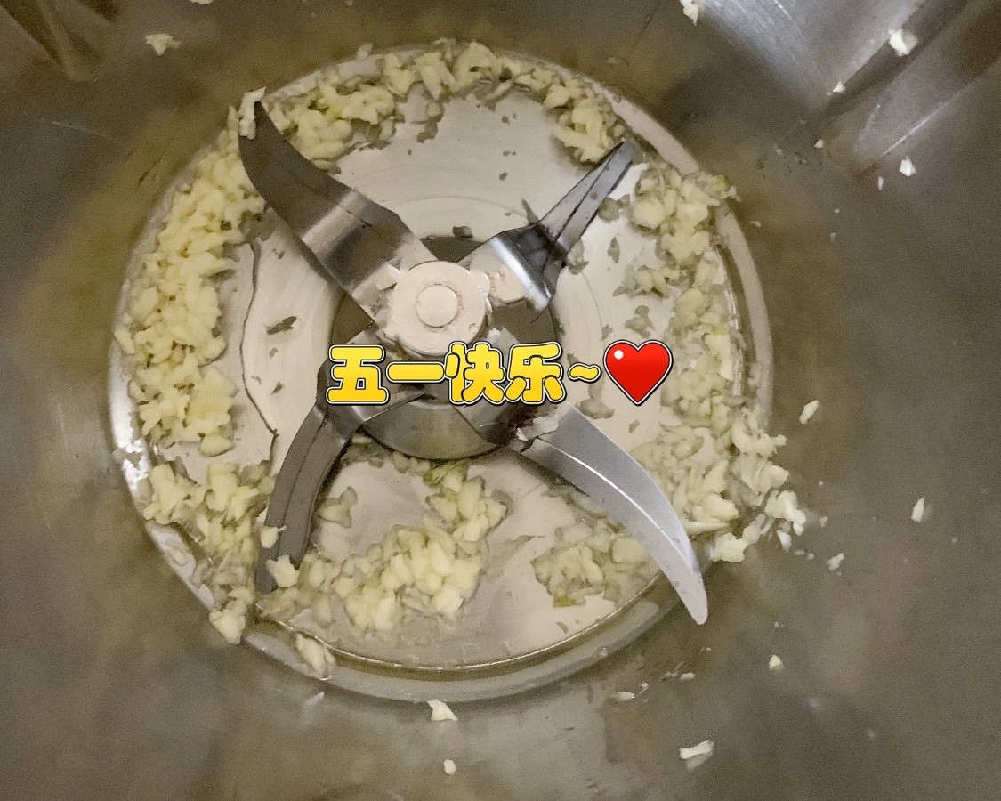 蒸金针菇巴沙鱼片的做法 步骤5