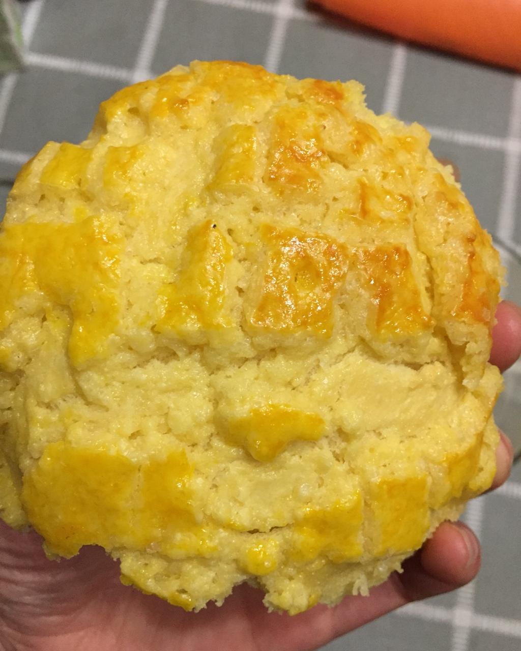 好吃到炸裂的港式菠萝包（附带制作酥皮的小视频）
