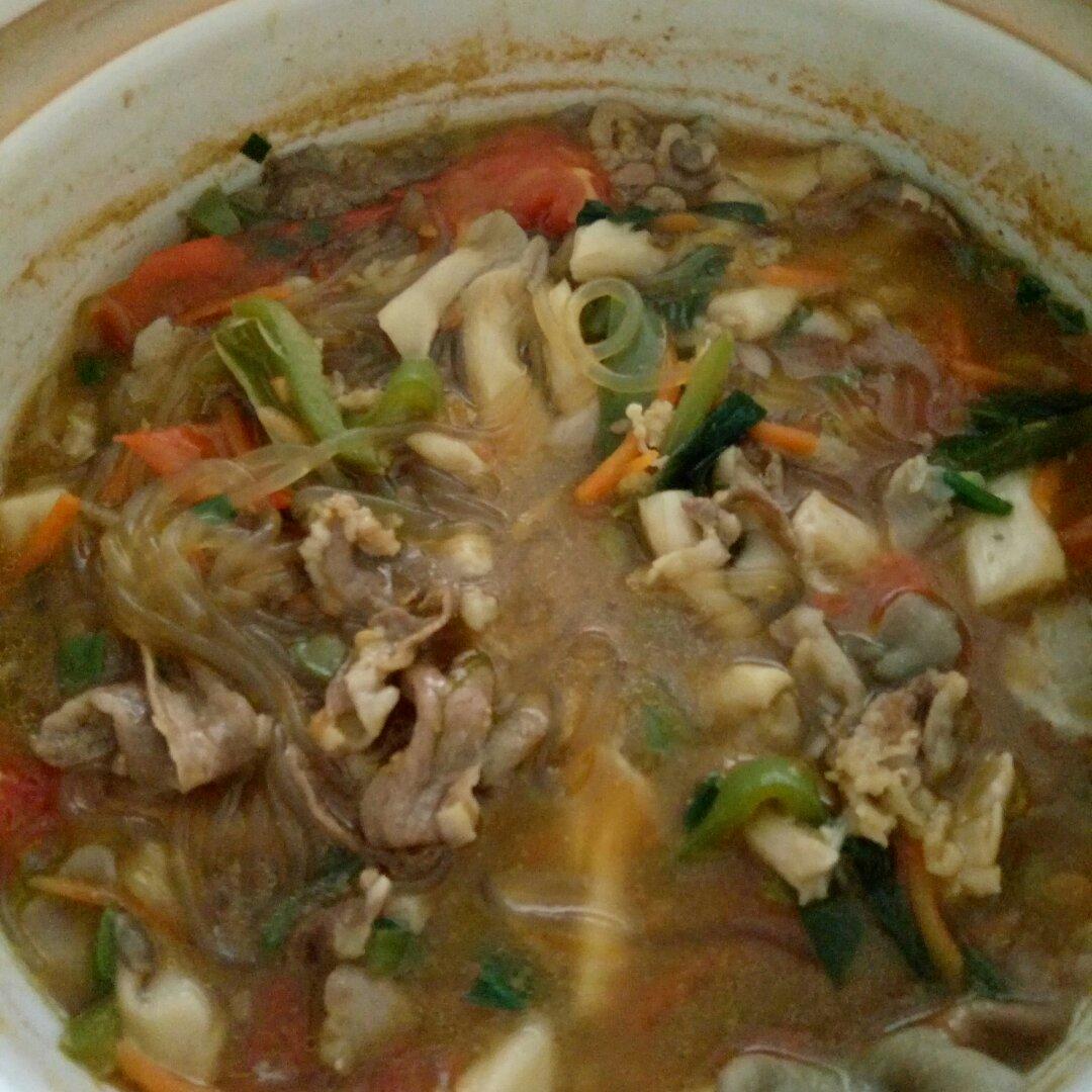 肥牛蘑菇砂锅 Beef & Mushroom Hotpot