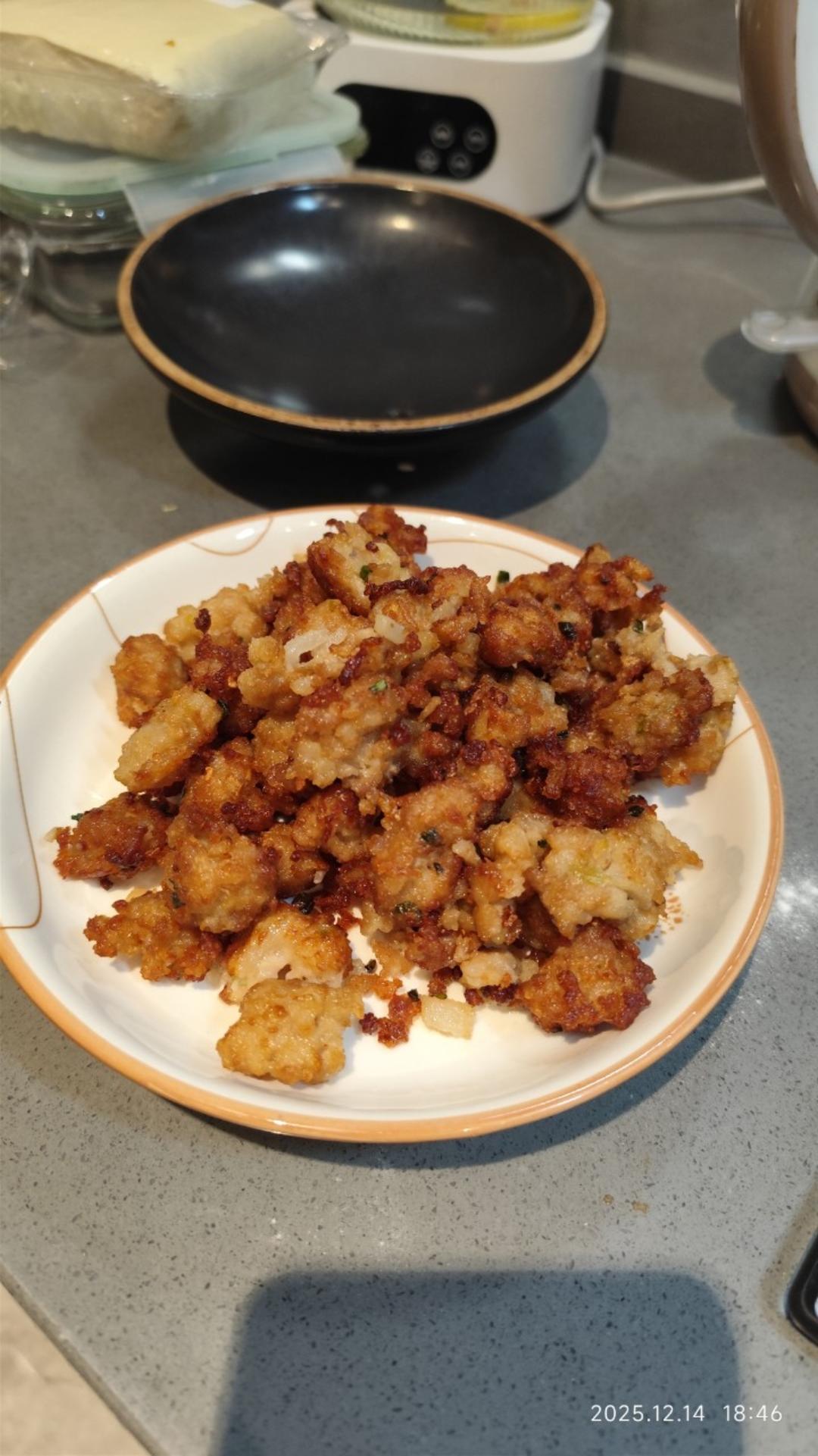 油炸萝卜丝肉丸子