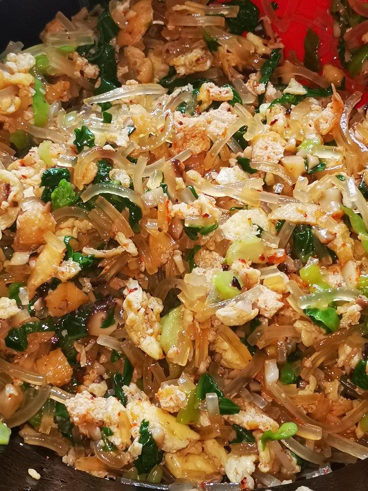 松软的素馅包子