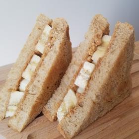 史上最简单食谱 香蕉花生酱三明治
